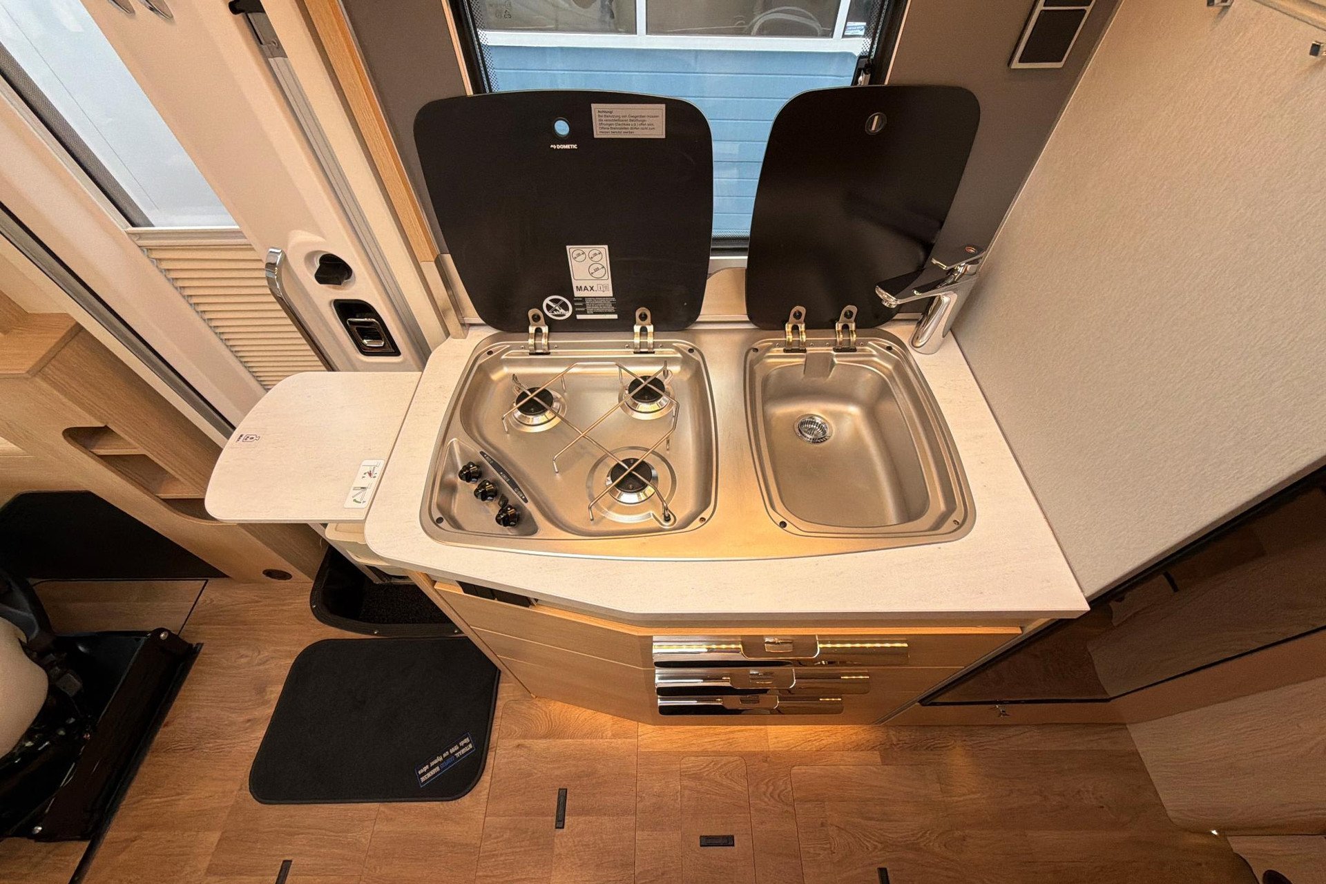 Hymer BMC-I 580 | Premium | Lithium | Grand Oak | Hefbed