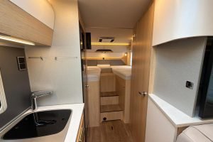 Hymer BMC-I 580 | Premium | Lithium | Grand Oak | Hefbed