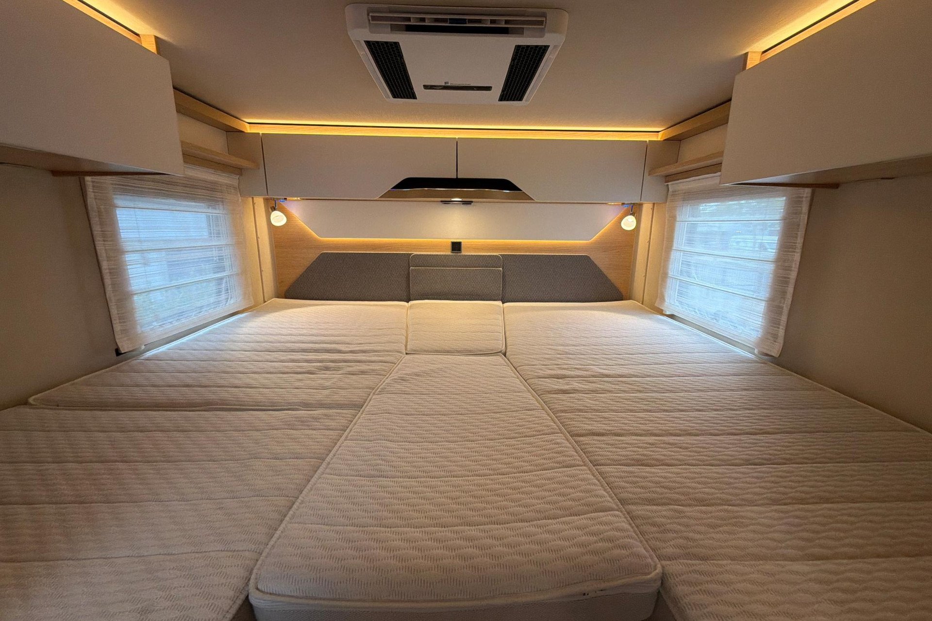 Hymer BMC-I 580 | Premium | Lithium | Grand Oak | Hefbed