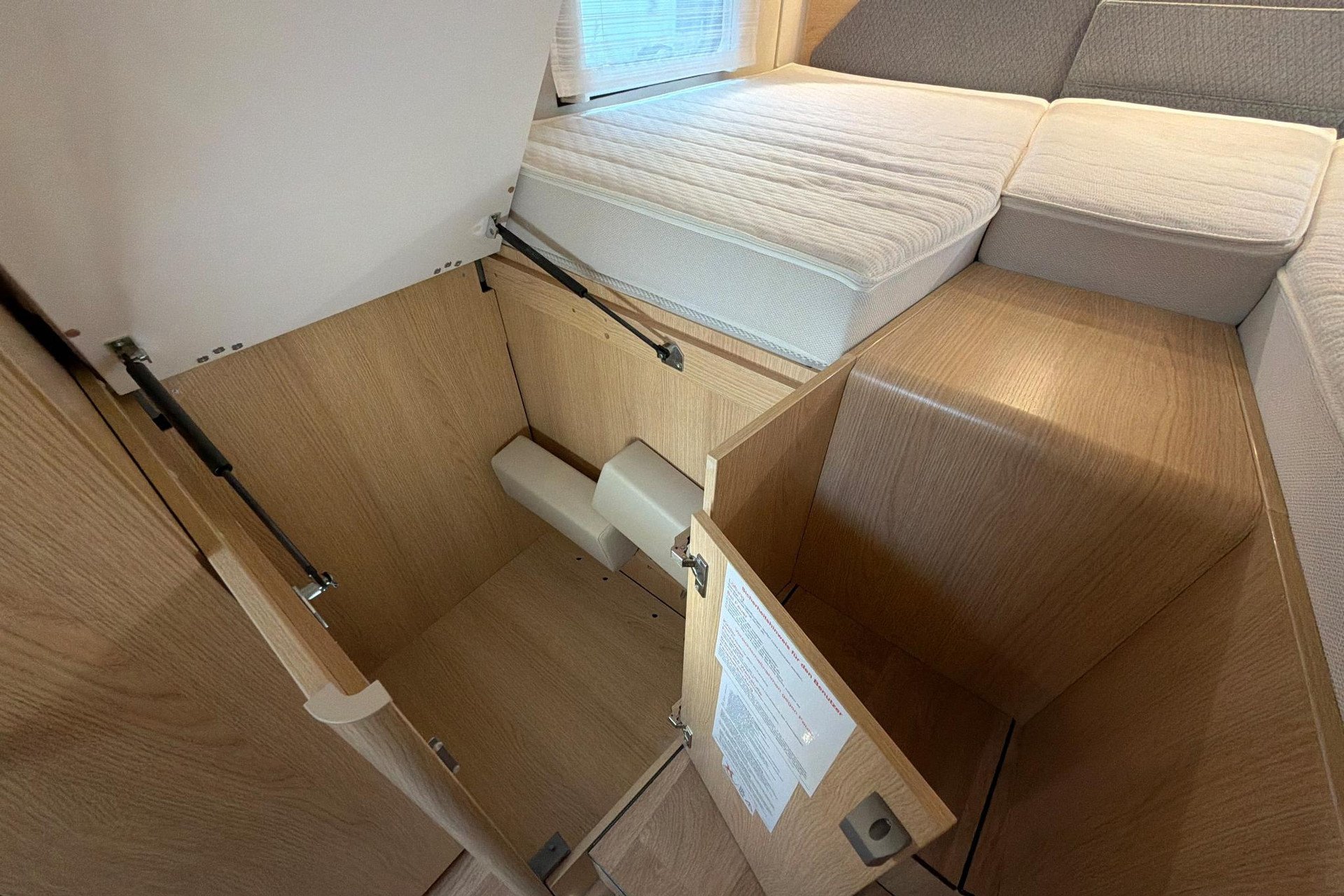Hymer BMC-I 580 | Premium | Lithium | Grand Oak | Hefbed