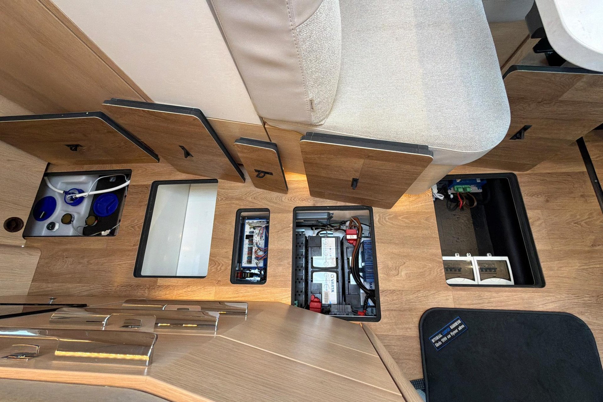 Hymer BMC-I 580 | Premium | Lithium | Grand Oak | Hefbed