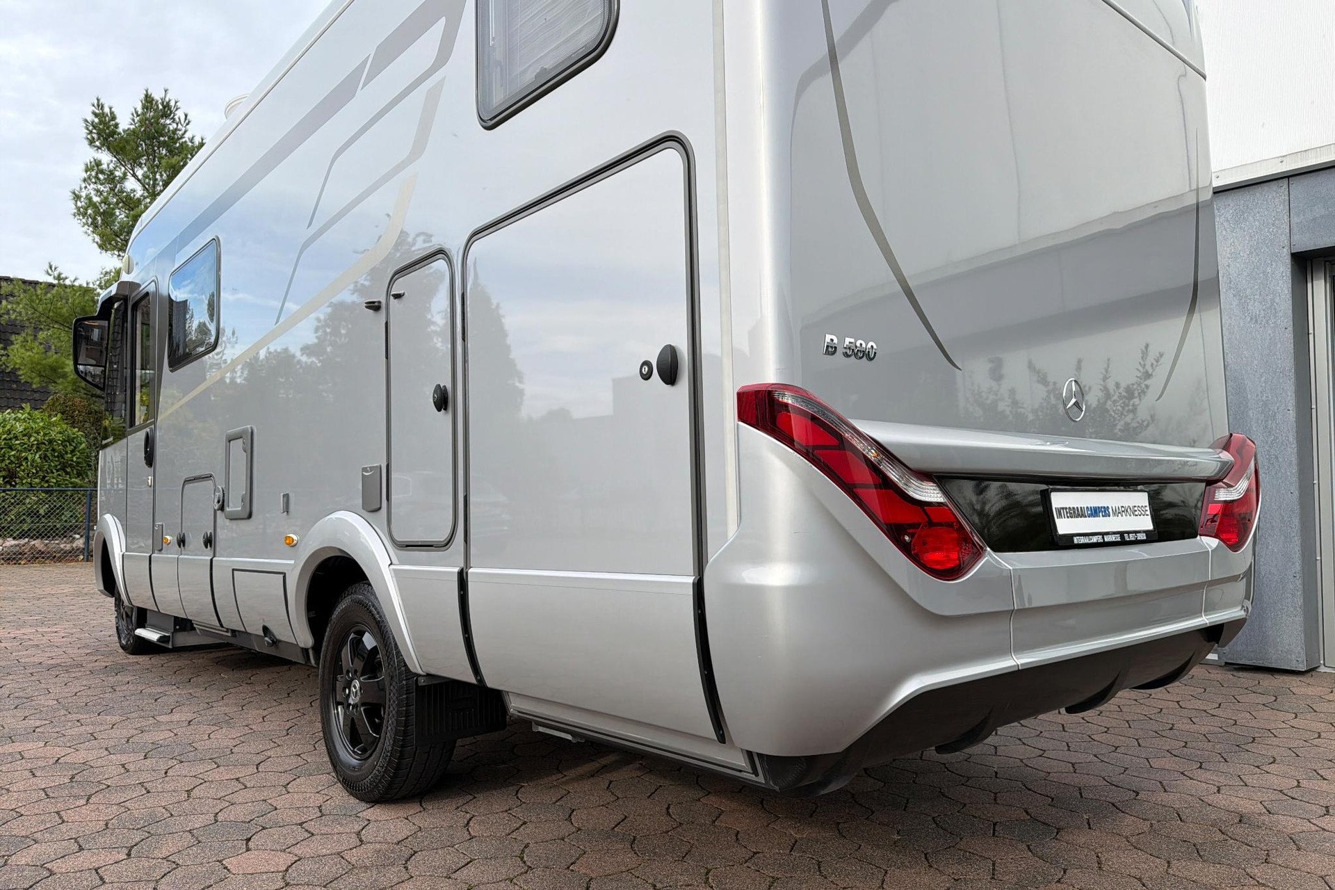 Hymer BMC-I 580 | Premium | Lithium | Grand Oak | Hefbed