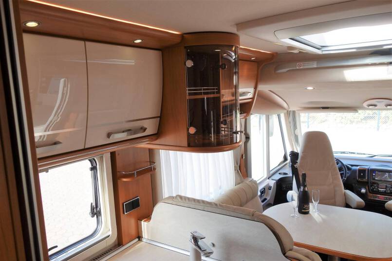 Hymer B 678 AUTOMAAT, 2 aparte bedden, garage, vol optie 20