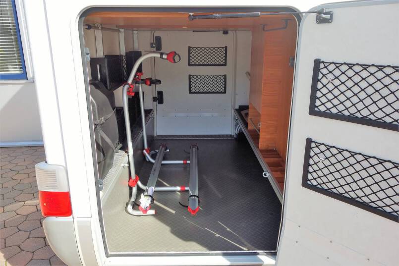 Hymer B 674 SL Star Edition 3.0 AUTOMAAT, 2 aparte bedden, garage, vol optie 10