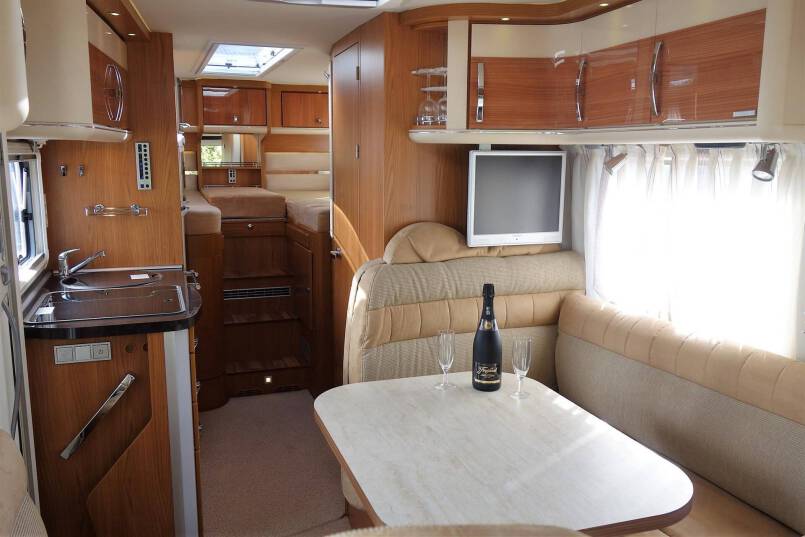 Hymer B 674 SL Star Edition 3.0 AUTOMAAT, 2 aparte bedden, garage, vol optie 23