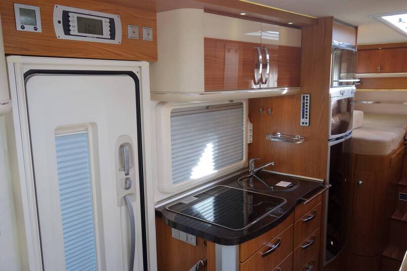 Hymer B 674 SL Star Edition 3.0 AUTOMAAT, 2 aparte bedden, garage, vol optie 24
