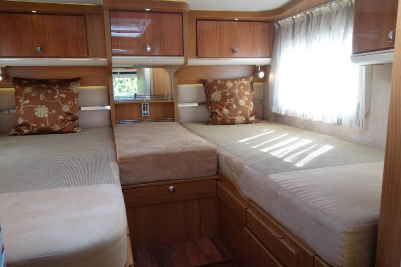 Hymer B 674 SL Star Edition 3.0 AUTOMAAT, 2 aparte bedden, garage, vol optie 25