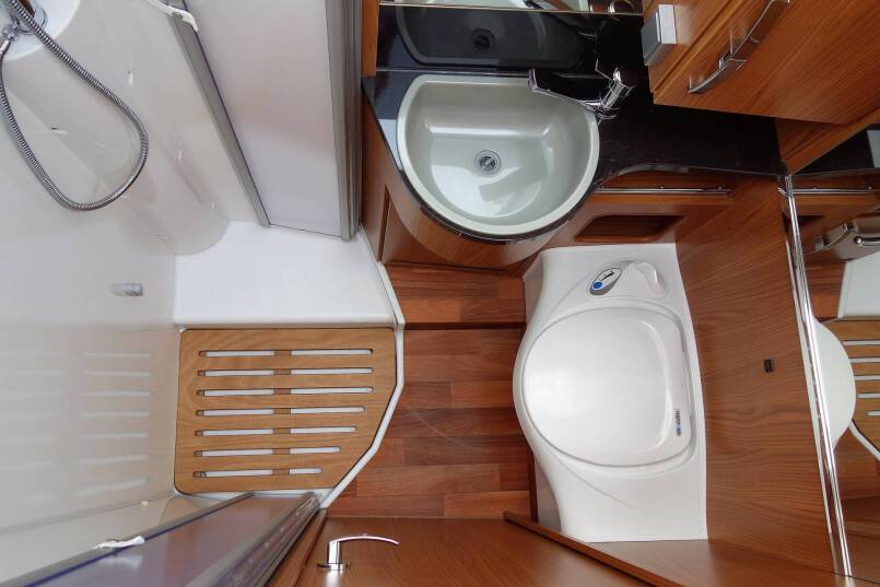 Hymer B 674 SL Star Edition 3.0 AUTOMAAT, 2 aparte bedden, garage, vol optie 29