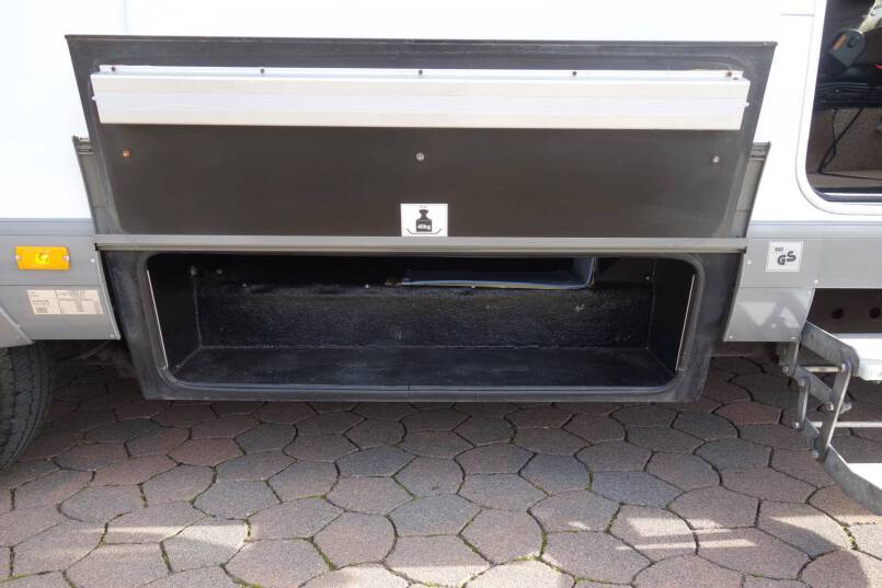 Hymer B 644 G L-zit, garage, Oyster 85, brandstofcel 9