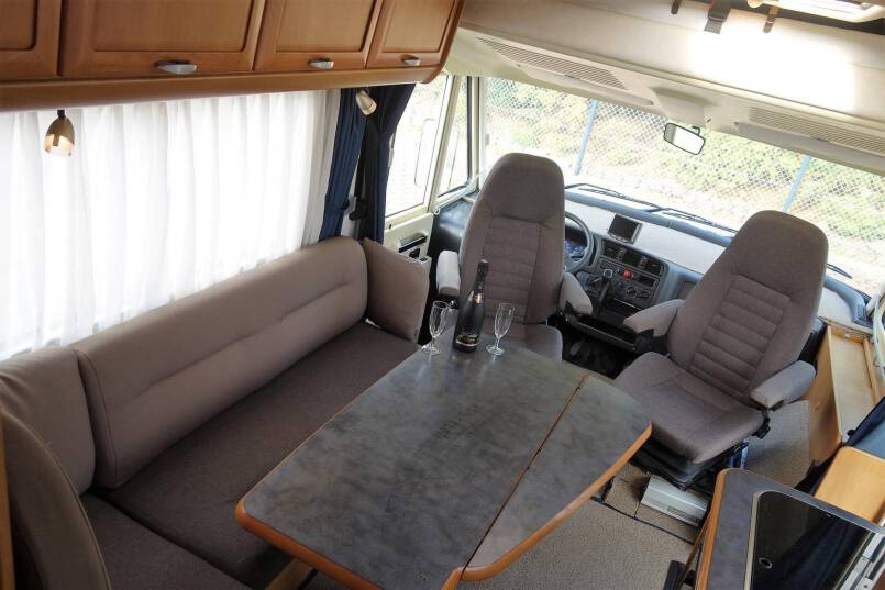 Hymer B 644 G L-zit, garage, Oyster 85, brandstofcel 15