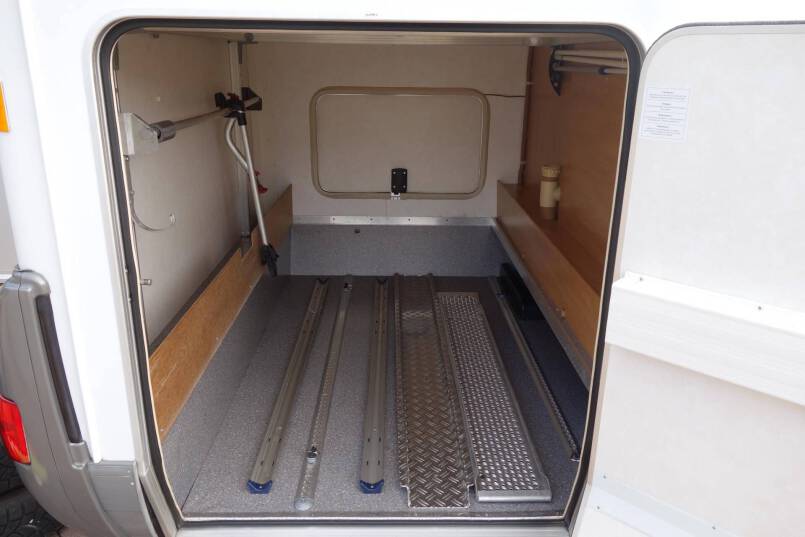 Hymer B 644 G L-zit, garage, Oyster 85, brandstofcel 7