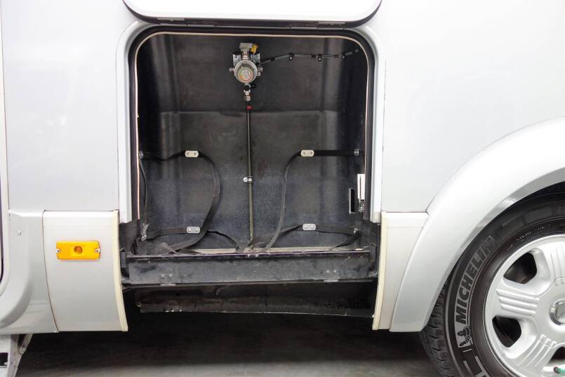Hymer B 614 SL E&P level systeem, 2 x airco, vol optie 19
