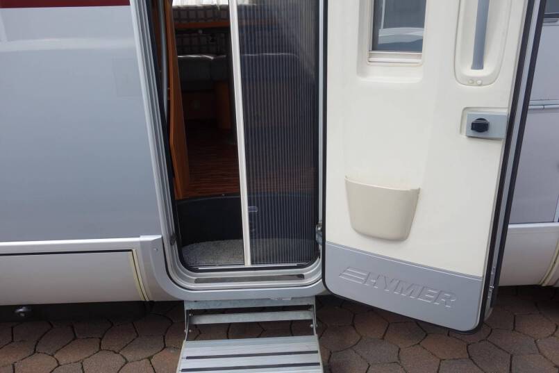Hymer B 614 SL E&P level systeem, 2 x airco, vol optie 21
