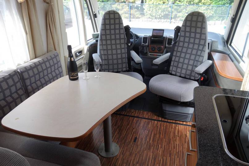 Hymer B 614 SL E&P level systeem, 2 x airco, vol optie 23