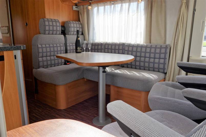 Hymer B 614 SL E&P level systeem, 2 x airco, vol optie 24