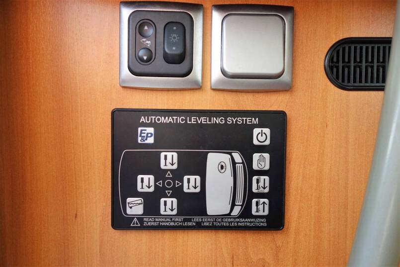 Hymer B 614 SL E&P level systeem, 2 x airco, vol optie 33