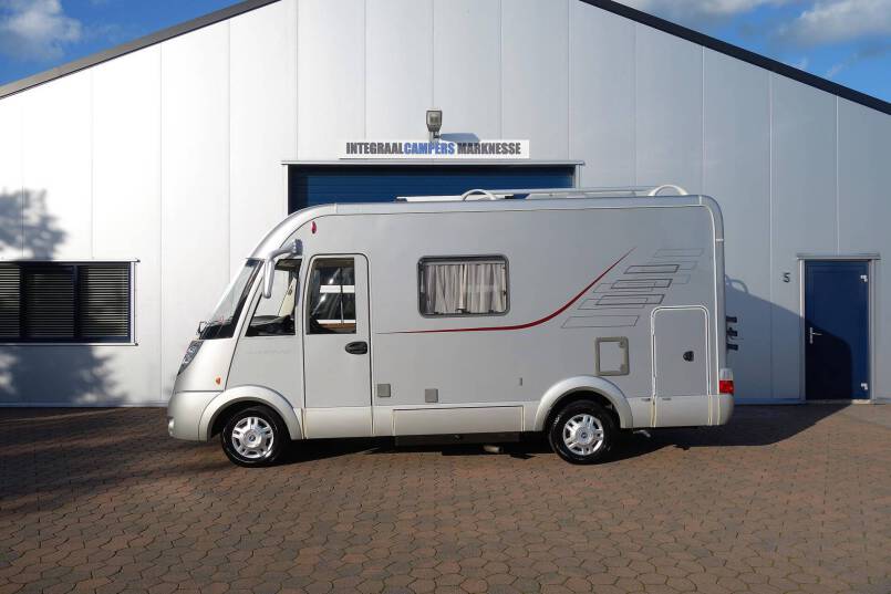 Hymer B 504 SL compacte integraal, garage 2