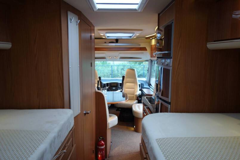 Hymer B 674 SL Star Edition AUTOMAAT, 2 aparte bedden, grote garage, vol optie 10