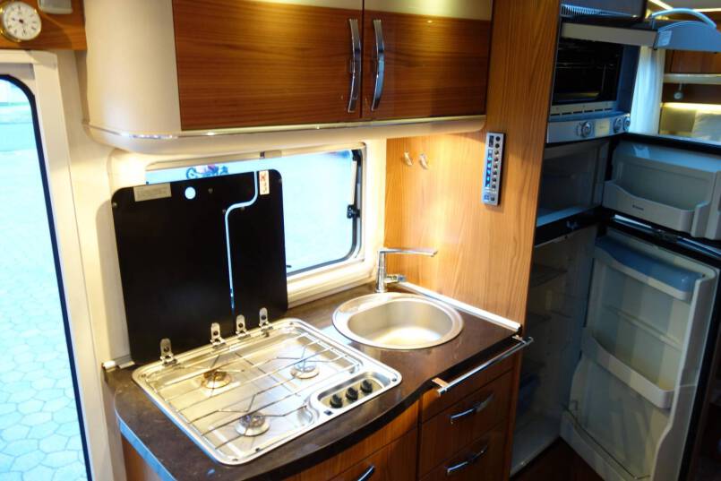 Hymer B 674 SL Star Edition AUTOMAAT, 2 aparte bedden, grote garage, vol optie 16