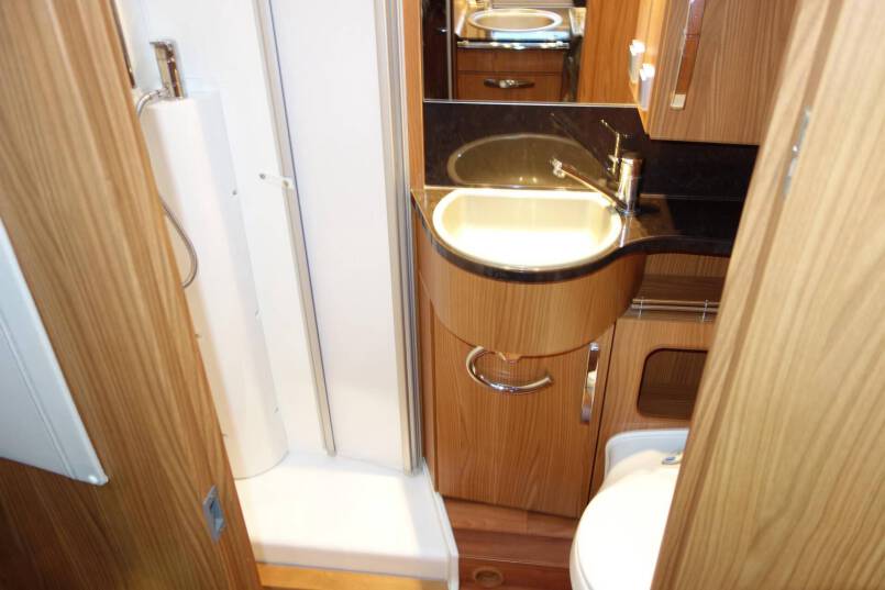 Hymer B 674 SL Star Edition AUTOMAAT, 2 aparte bedden, grote garage, vol optie 17