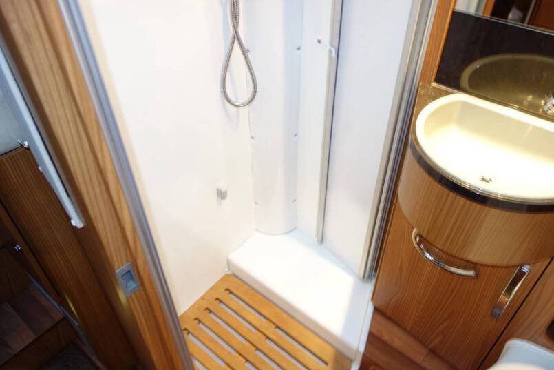 Hymer B 674 SL Star Edition AUTOMAAT, 2 aparte bedden, grote garage, vol optie 18