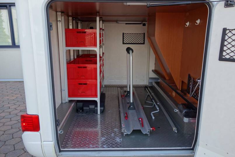 Hymer B 678 2 aparte bedden, garage, vol optie 9