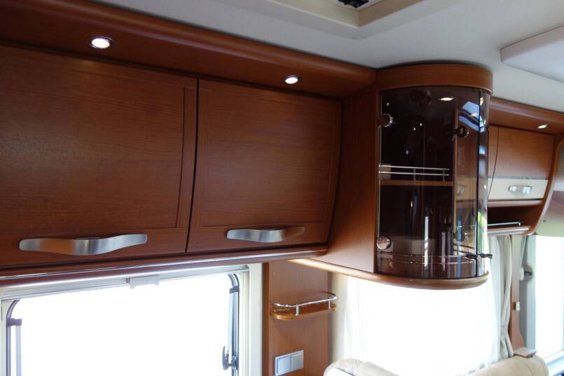 Hymer B 678 2 aparte bedden, garage, vol optie 18