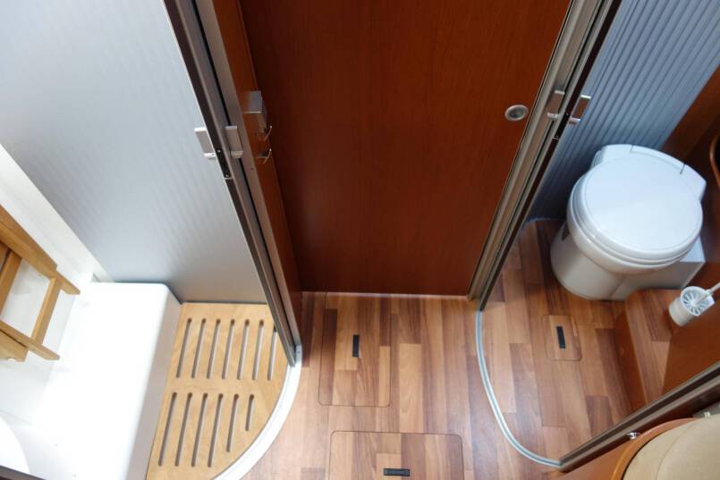 Hymer B 678 2 aparte bedden, garage, vol optie 23