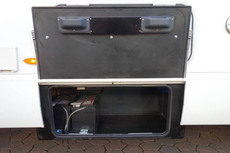 Hymer B 585 3.0 V6 AUTOMAAT, 2 aparte bedden 10