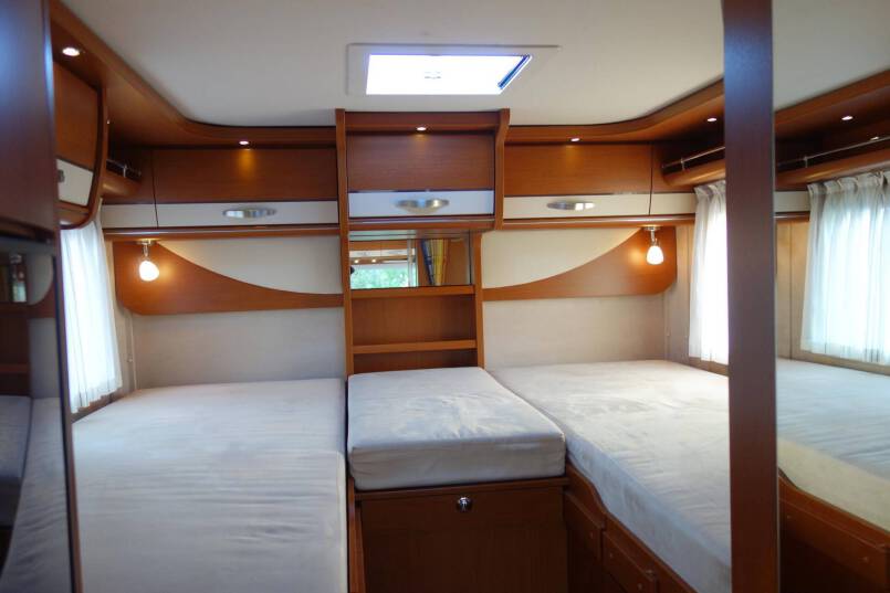 Hymer B 585 3.0 V6 AUTOMAAT, 2 aparte bedden 25