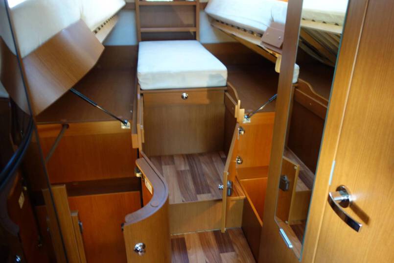 Hymer B 585 3.0 V6 AUTOMAAT, 2 aparte bedden 28