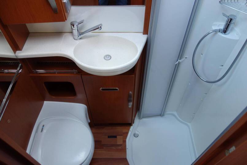 Hymer B 585 3.0 V6 AUTOMAAT, 2 aparte bedden 30