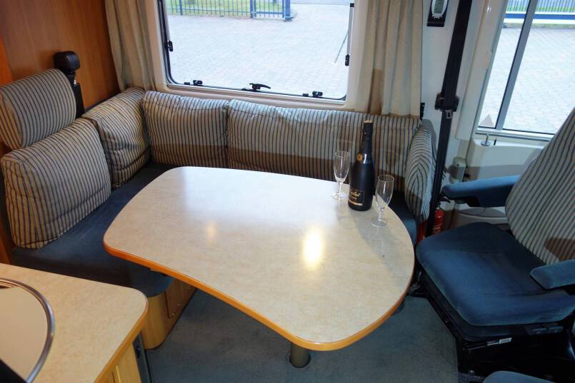 Hymer B 614 G L-zit, garage, Oyster 85 14