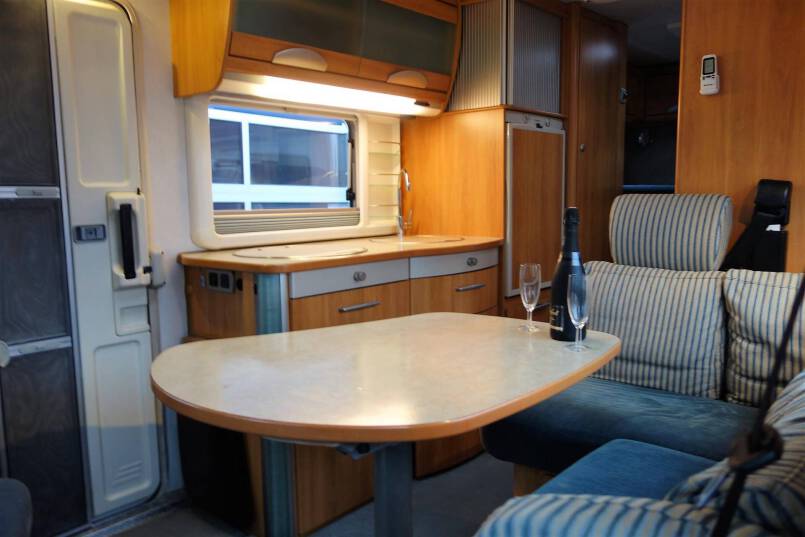 Hymer B 614 G L-zit, garage, Oyster 85 17