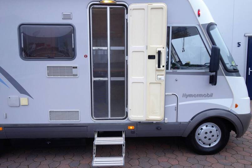 Hymer B 674 G L-zit, enkele bedden, garage, Oyster 85 10