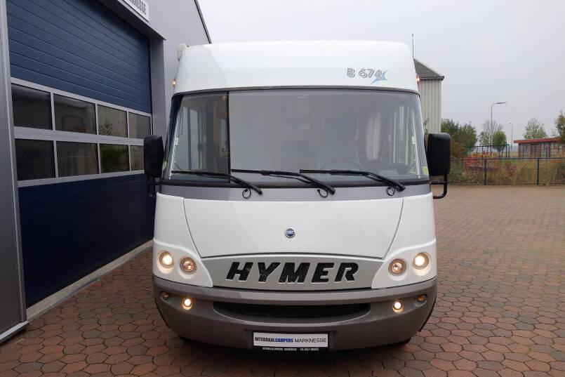 Hymer B 674 G L-zit, enkele bedden, garage, Oyster 85 1