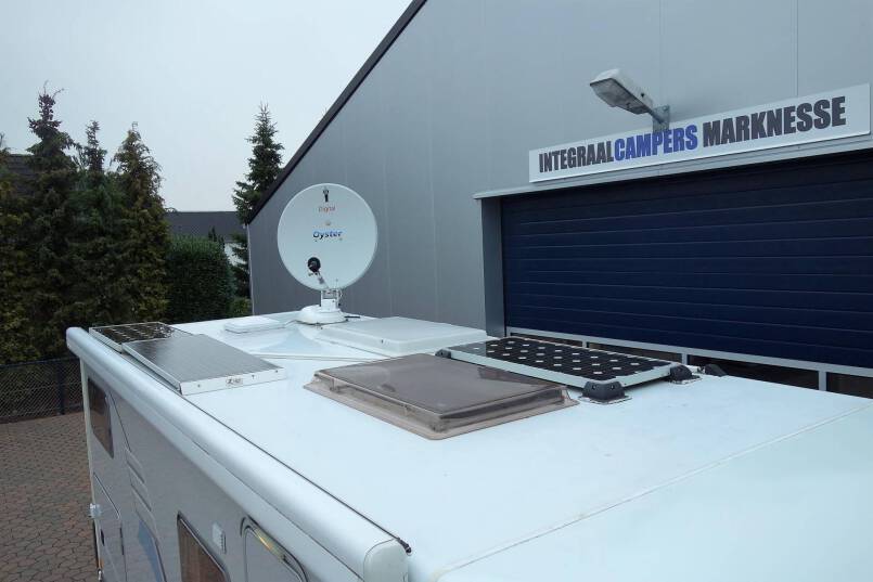 Hymer B 674 G L-zit, enkele bedden, garage, Oyster 85 23