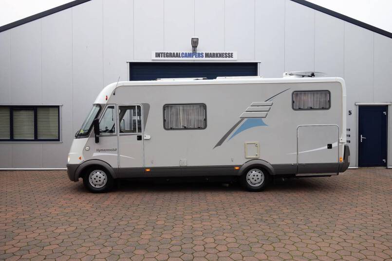 Hymer B 674 G L-zit, enkele bedden, garage, Oyster 85 2