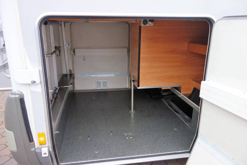 Hymer B 674 G L-zit, enkele bedden, garage, Oyster 85 7