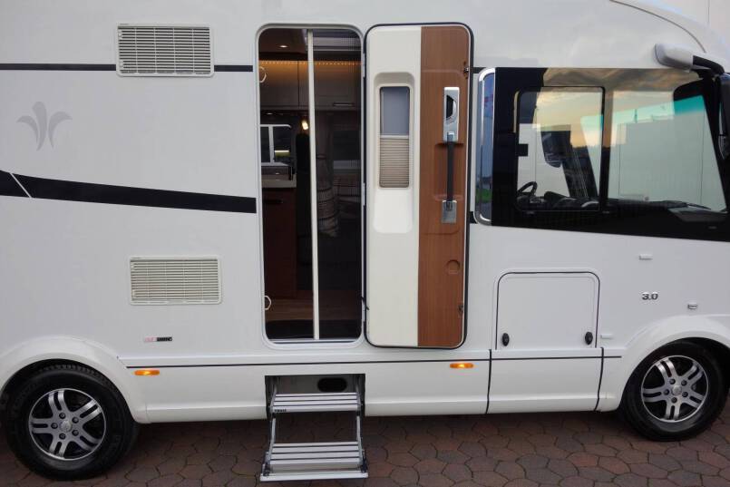 Niesmann-bischoff Arto 66LE Clou Line 3.0 jet 177 PK AUTOMAAT 12
