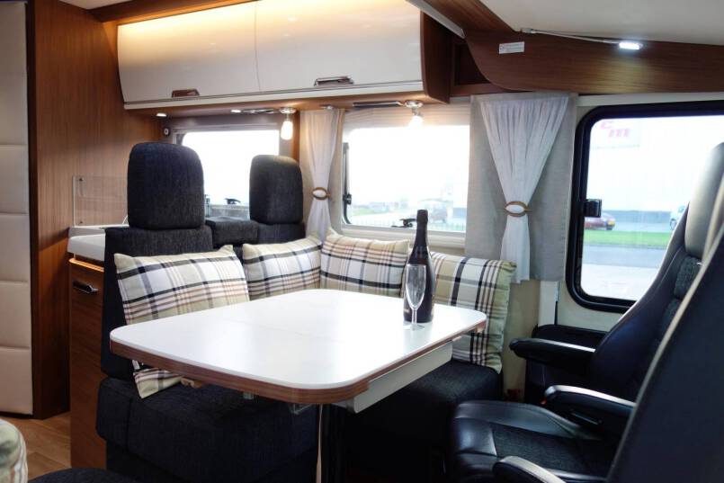Niesmann-bischoff Arto 66LE Clou Line 3.0 jet 177 PK AUTOMAAT 21
