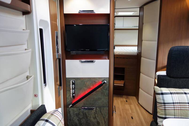 Niesmann-bischoff Arto 66LE Clou Line 3.0 jet 177 PK AUTOMAAT 27