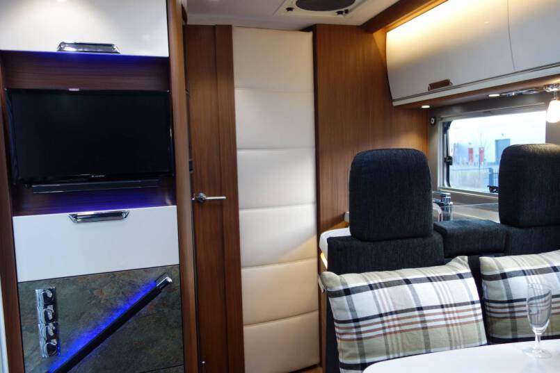 Niesmann-bischoff Arto 66LE Clou Line 3.0 jet 177 PK AUTOMAAT 29