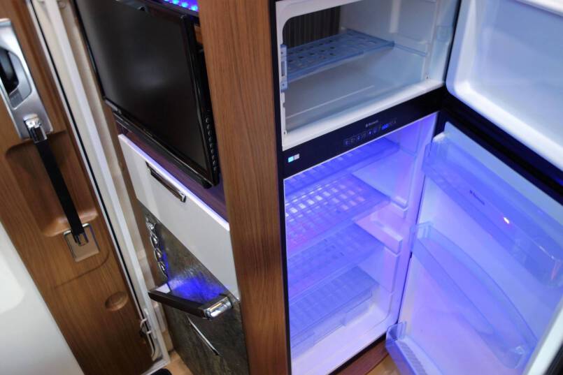 Niesmann-bischoff Arto 66LE Clou Line 3.0 jet 177 PK AUTOMAAT 35