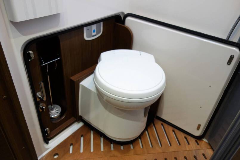 Niesmann-bischoff Arto 66LE Clou Line 3.0 jet 177 PK AUTOMAAT 46