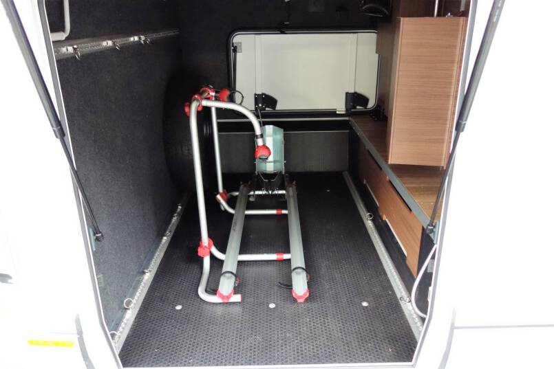Niesmann-bischoff Arto 66LE Clou Line 3.0 jet 177 PK AUTOMAAT 6