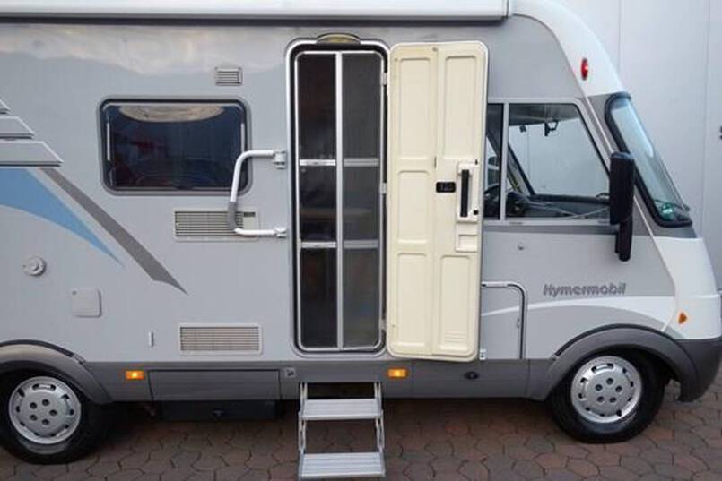 Hymer B 514 G compacte 4 pers. camper met garage 11