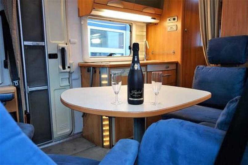 Hymer B 514 G compacte 4 pers. camper met garage 19