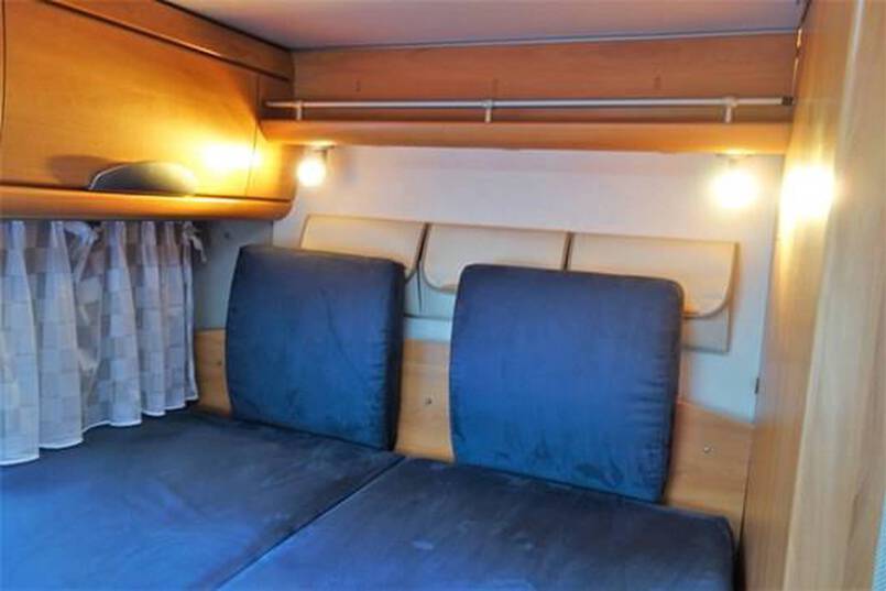 Hymer B 514 G compacte 4 pers. camper met garage 26