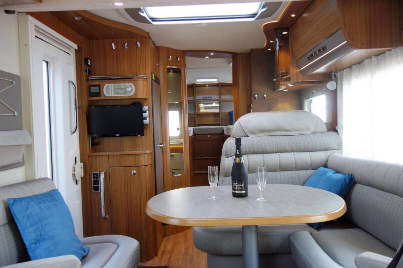 Hymer B 704 PL AUTOMAAT, 3.0 177 pk PremiumLine, 2 aparte bedden 13